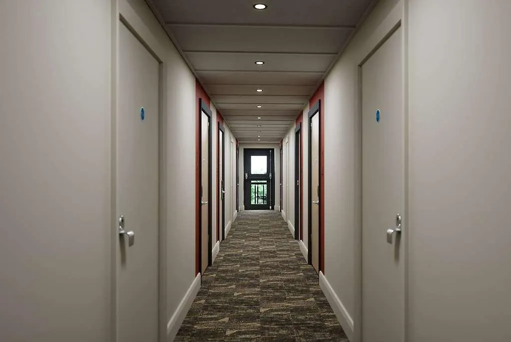 Hotel Super 8 Chester East