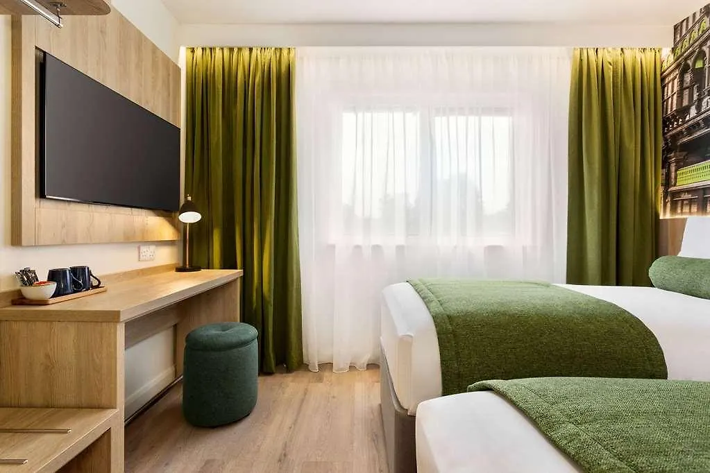 Hotel Super 8 Chester East
