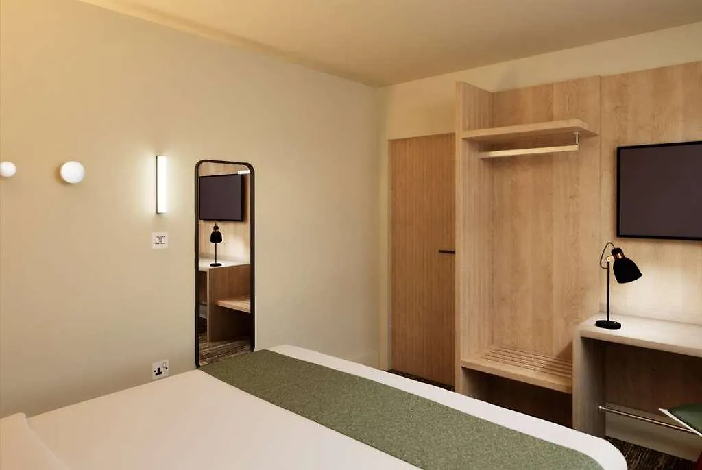 Hotel Super 8 Chester East